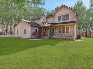 8 Tudor Ln, Shawangunk, NY 12566