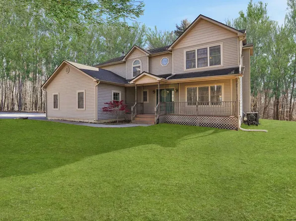 8 Tudor Lane, Pine Bush, NY 12566