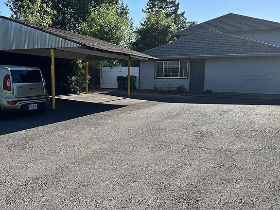 Driveway>