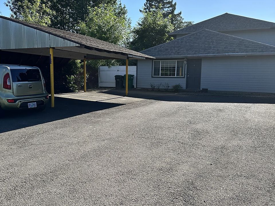 Driveway>