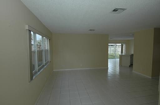 5th image of 4313 NW 1st Pl