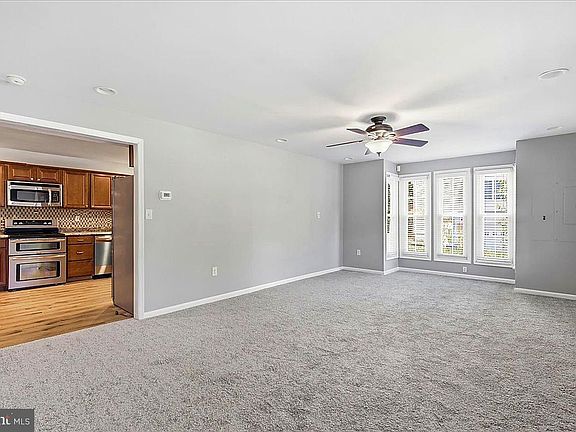 4th image of 104 Mattingly Ave