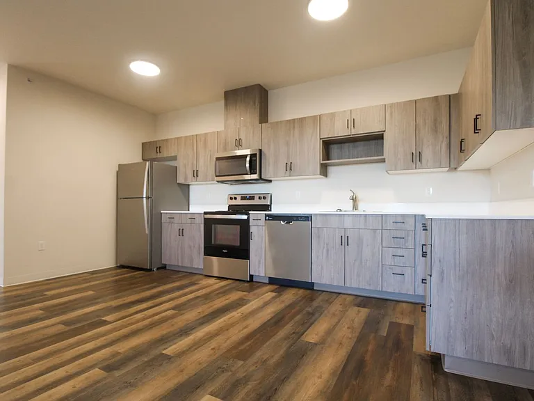Creek's Edge Apartments — Photo 47