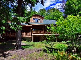 32 Kimpton Rd, Saranac Lake, NY 12983