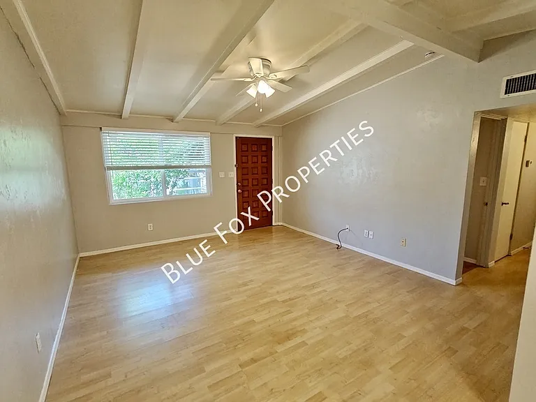5901 N Oracle Rd #18 — Photo 5