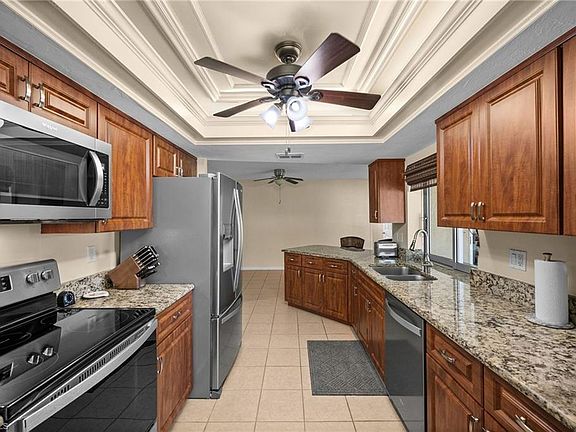 3rd image of 428 SE 19th LN