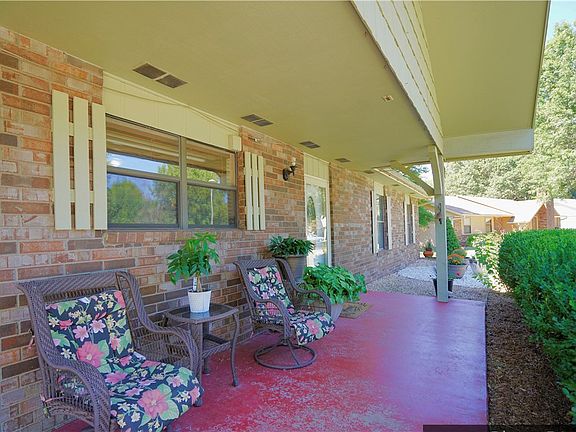 3rd image of 2812 Highland Dr