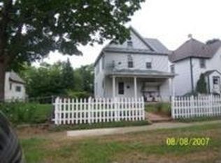 939 6th St, Beloit, WI 53511