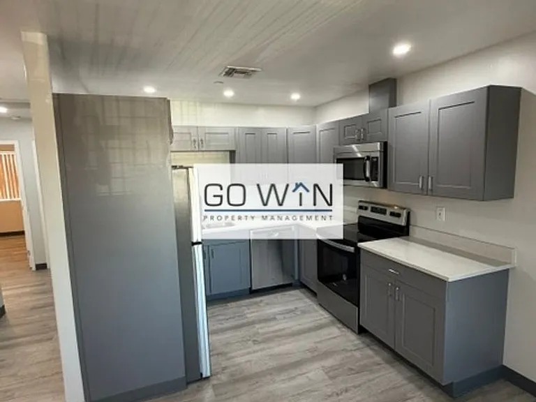 23 E Illini St — Photo 26