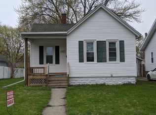 883 S Poplar Ave, Kankakee, IL 60901