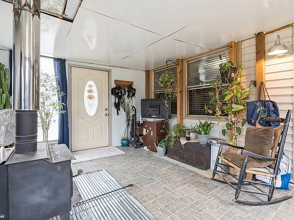 4th image of 106 N 7th St