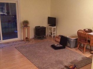 52 Chestnut Ln, Colchester, VT 05446