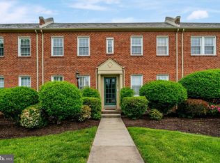 5 Russell Rd APT A, Alexandria, VA 22301