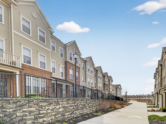 4th image of 29 Robeson St