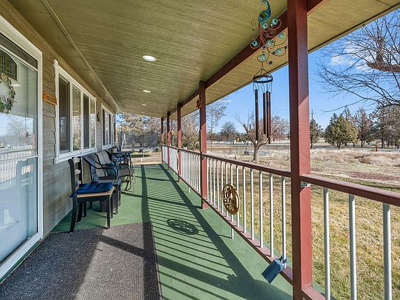 4th image of 481 SW Helmholtz Way