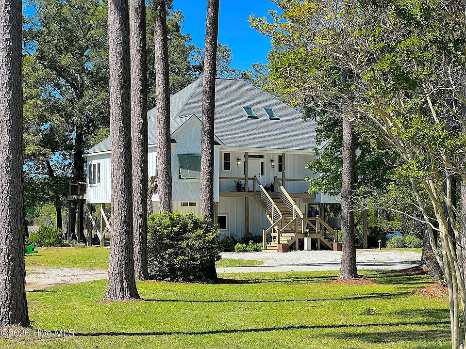 1st image of 1002 Howells Road