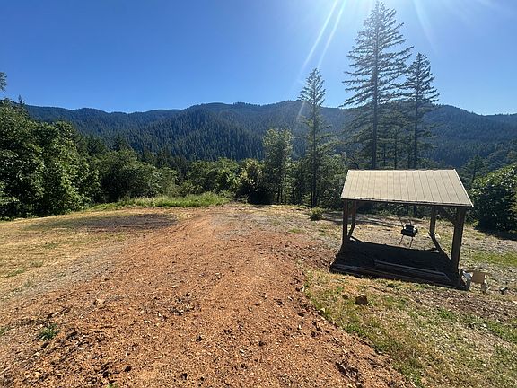 2nd image of 271 Coon Creek Rd