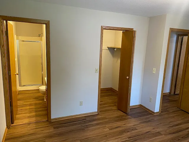 627 Lowry Ave NE — Photo 9