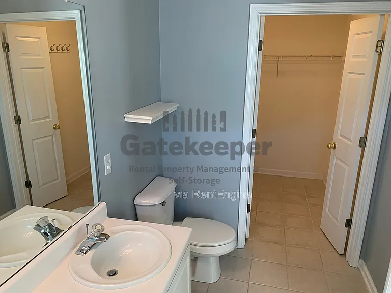30 Courtyard Ln #30 — Photo 15
