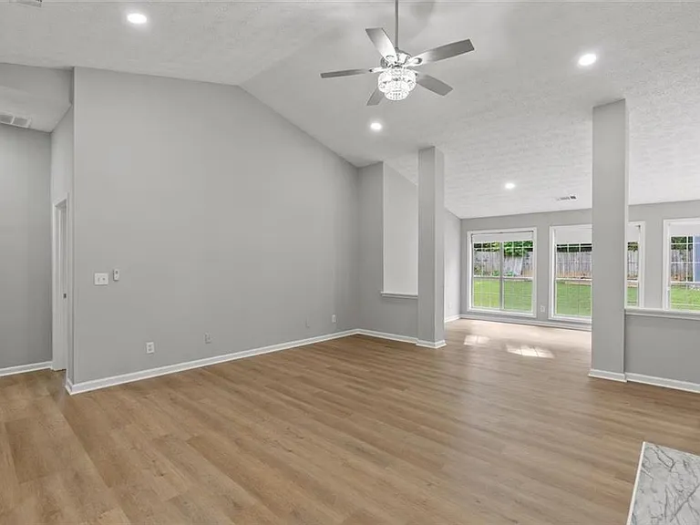 4680 Sterling Oaks Ct — Photo 4