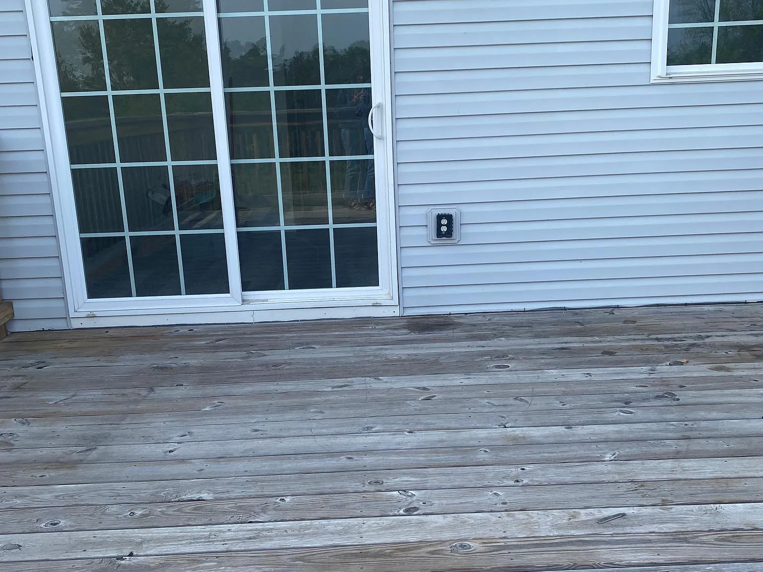 245 Morlatt Ln — Photo 2
