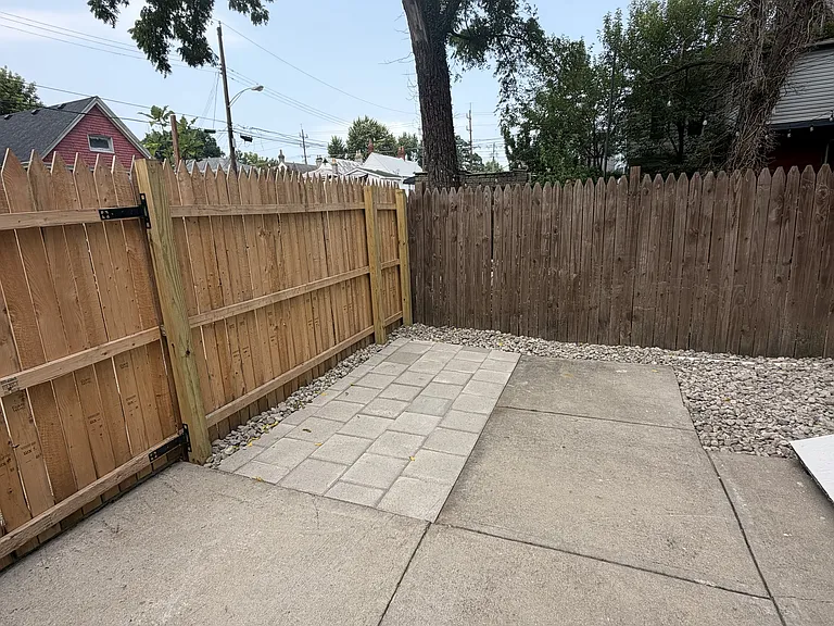 2017 Greenup St #1 — Photo 18
