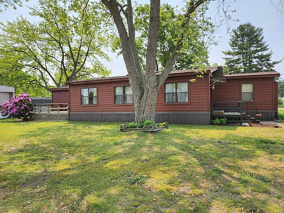 3rd image of 782 Courtland Ln