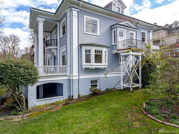 4th image of 1010 N Yakima Ave