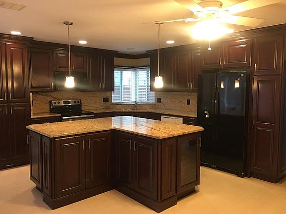 2nd image of 755 Alden Glen Dr
