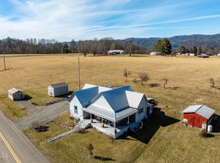 2734 Crackers Neck Rd, Mountain City, TN 37683