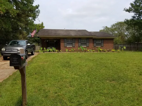 2416 Briargate Dr, Gautier, MS 39553