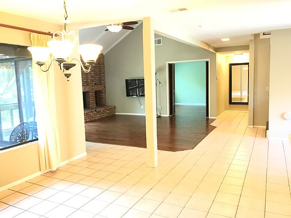 4th image of 172 S Stonebrook Dr #13