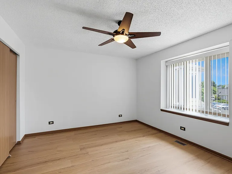341 Redwing Dr — Photo 18