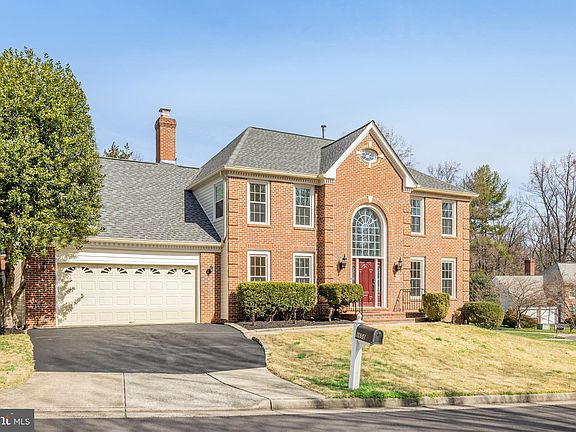 4th image of 8608 Cherry Dr