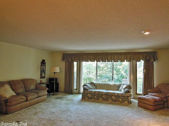 4th image of 33 N Badalona Dr