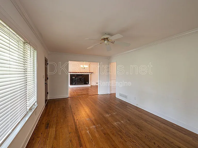 245 Brook Dr — Photo 8