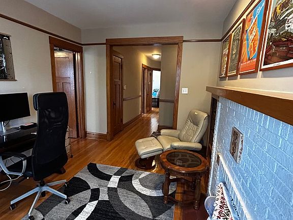 2nd image of 3614 N Paulina St APT 1