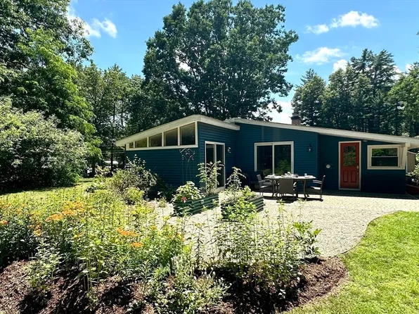 84 Line St, Southampton, MA 01073