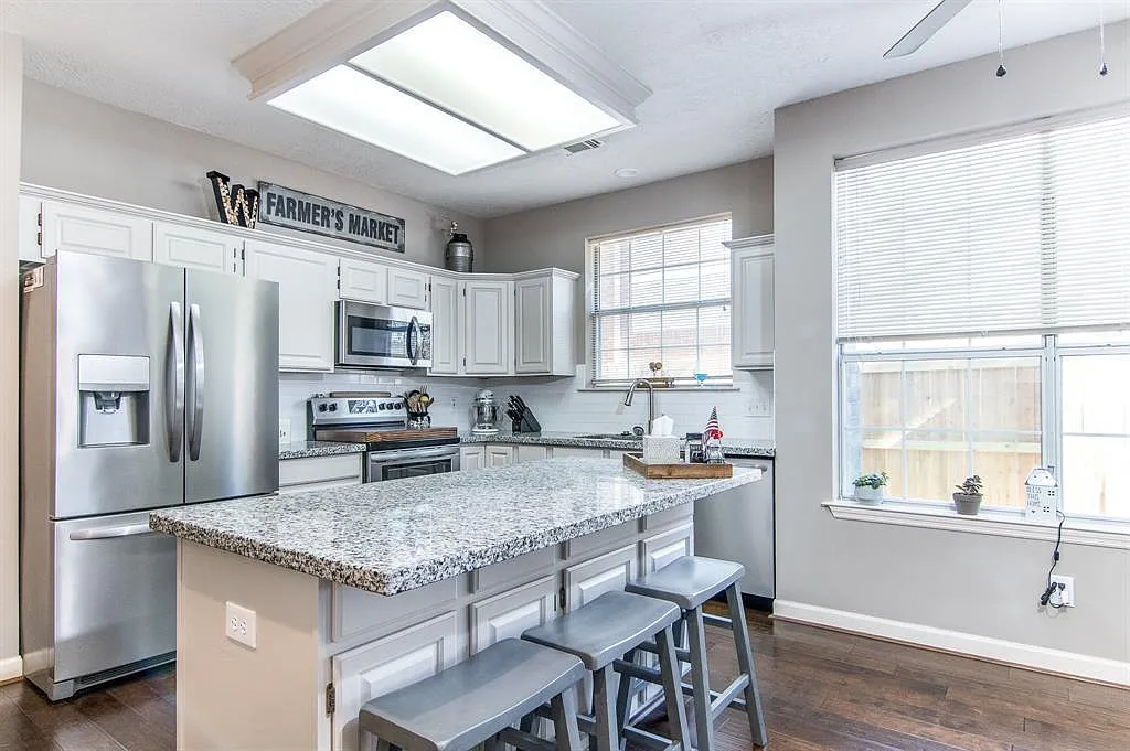 3606 Timothy Ln — Photo 1