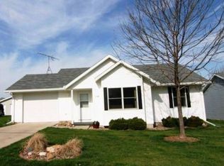 1109 E 8th St S, Newton, IA