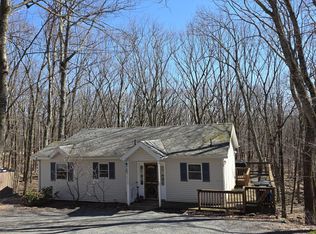 137 Gaskin Dr, Lords Valley, PA 18428