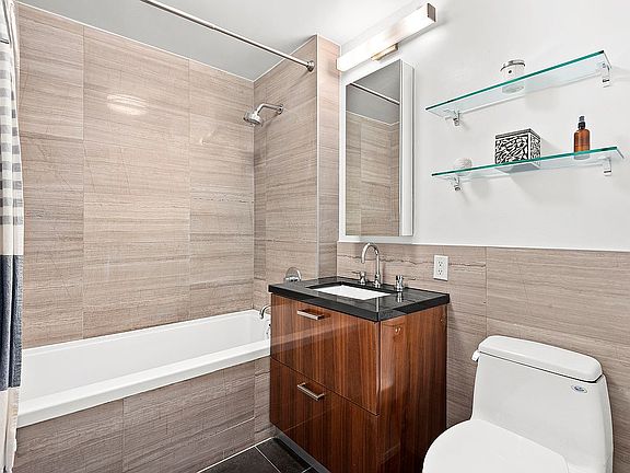 5th image of 253 4th Ave Unit 3C