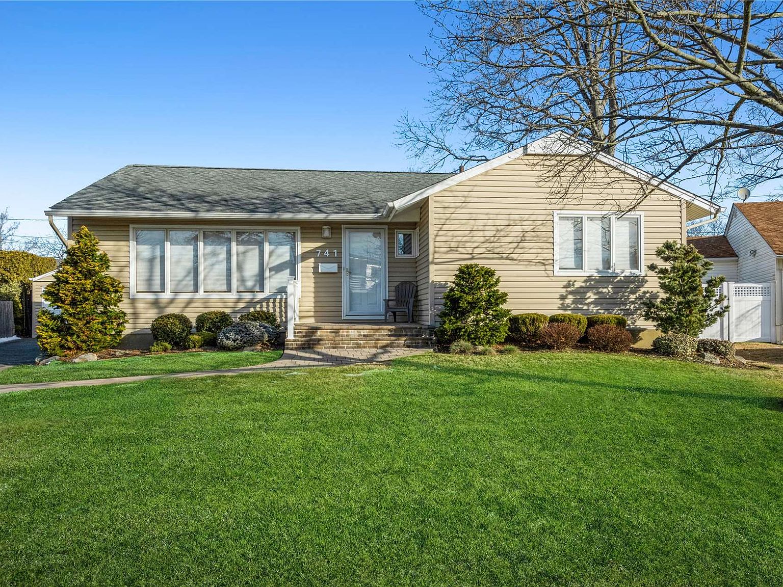 741 Park Lane, East Meadow, NY 11554 Zillow