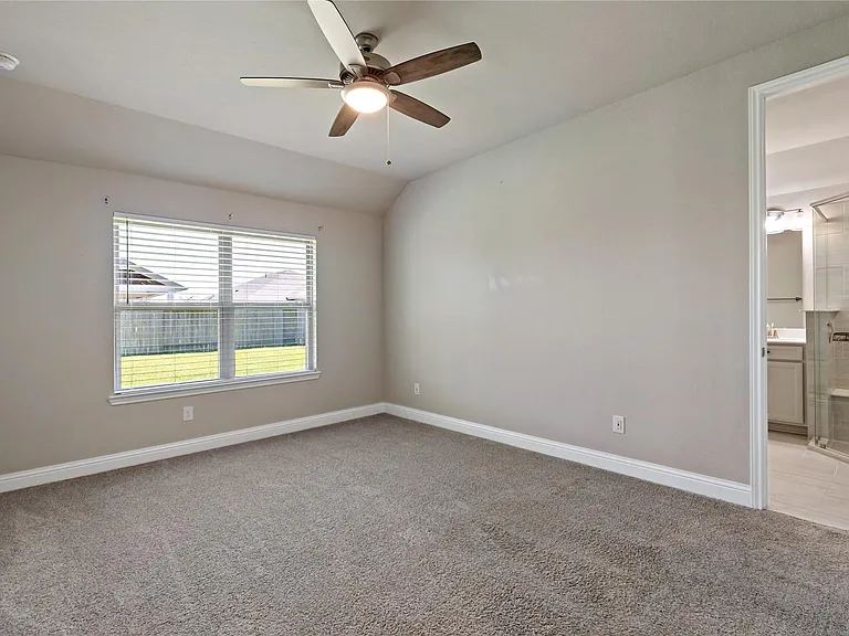18710 Lynnwood Crest Ln — Photo 32