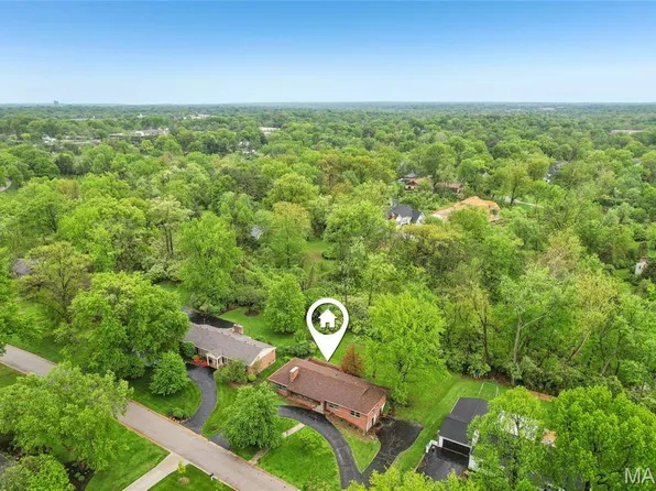 18 Spoede Hills Dr, Saint Louis, MO 63141