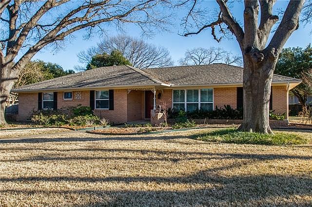 1st image of 803 Clearwater Dr