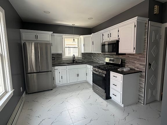 2nd image of 75 Sumter St #2