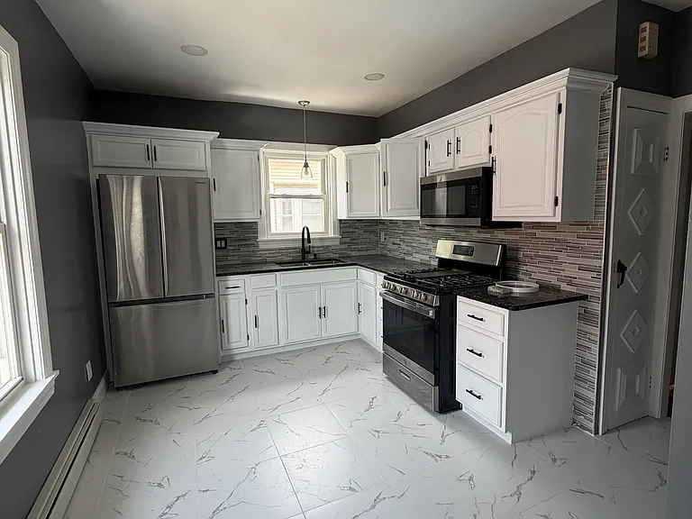 75 Sumter St #2 — Photo 2
