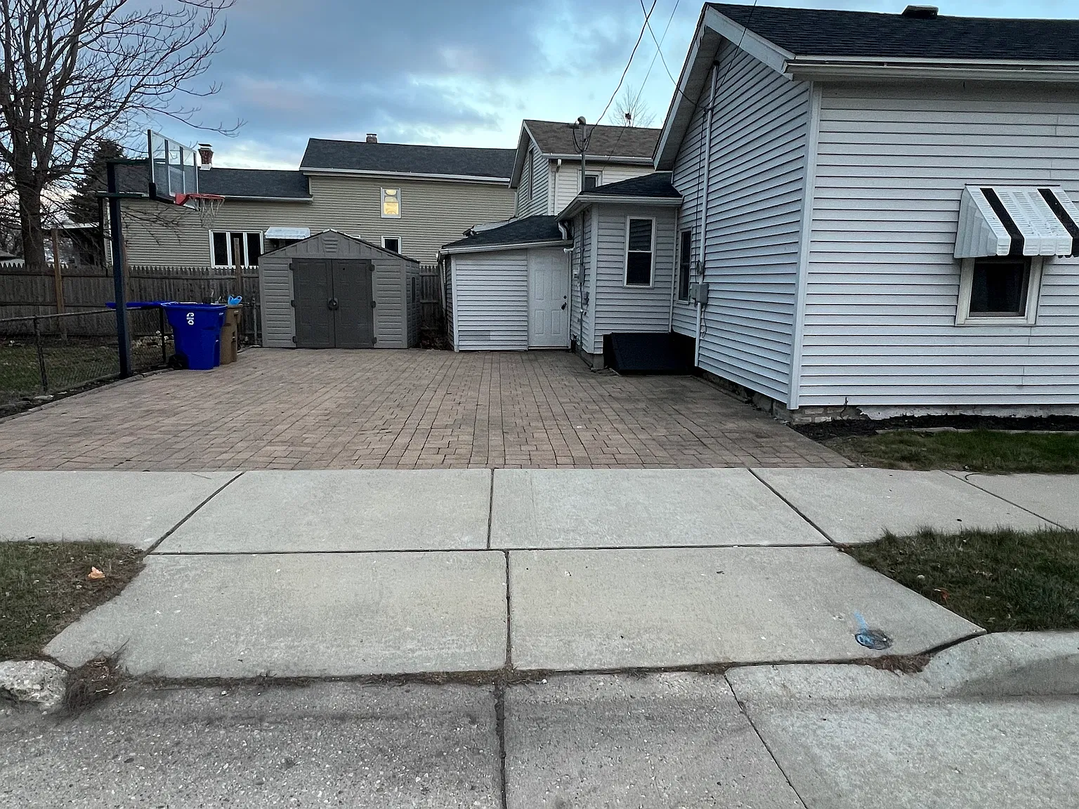 322 59th Pl — Photo 4
