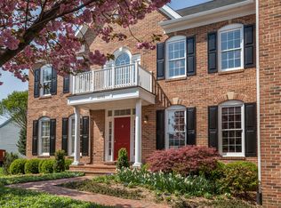 10702 Maplecrest Ln, Potomac, MD 20854